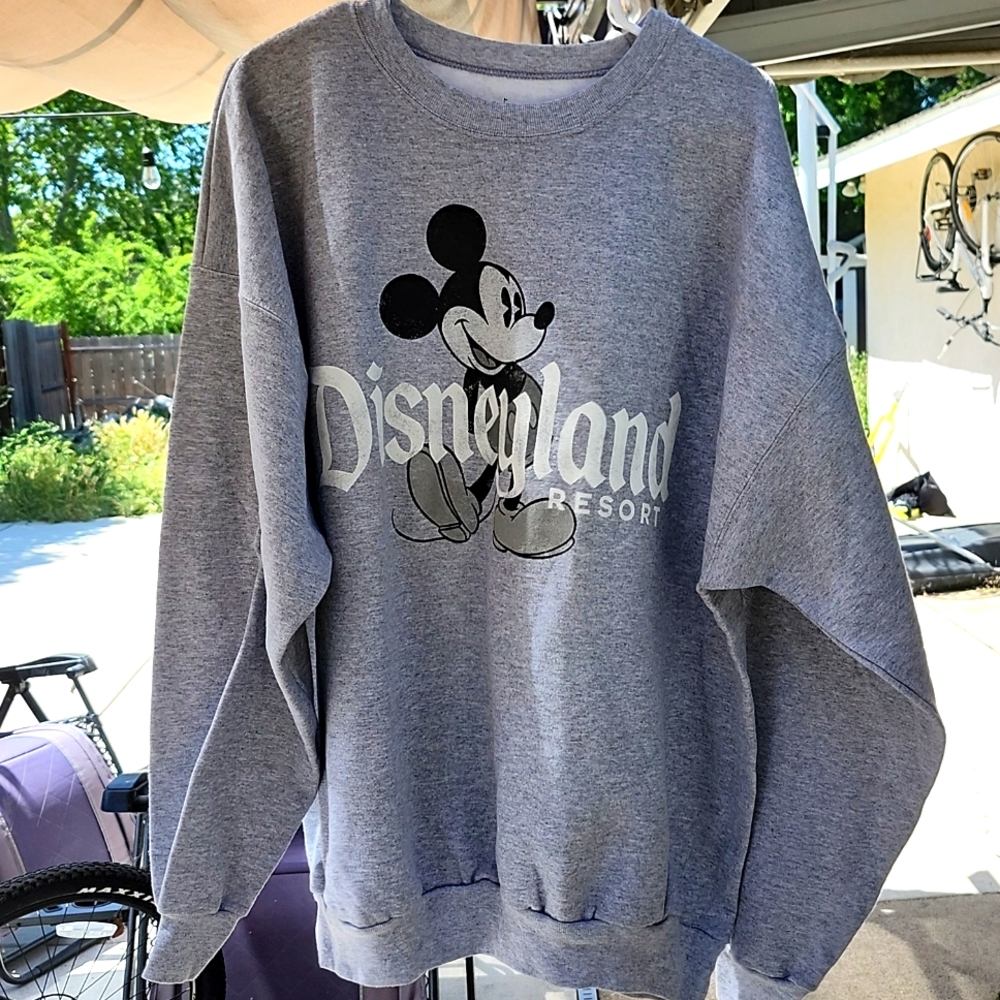Disneyland Resort gray crewneck sweater  XXL